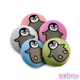 กระดุมปั๊ม กระดุมผ้าทอปั๊มการ์ตูน เพนกวินโบกมือ Fabric Covered Button (28มิล) (00370003)