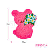 ตัวรีดการ์ตูนหมีอุ้มช่อดอกไม้ ตัวรีดติดเสื้อ อาร์มปักตกแต่ง DIY EMBROIDERY PATCH (00080001)