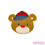ตัวรีดการ์ตูนหมีใส่หมวกแก๊ป ตัวรีดติดเสื้อ อาร์มปักตกแต่ง DIY EMBROIDERY PATCH (00080043)