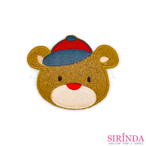 ตัวรีดการ์ตูนหมีใส่หมวกแก๊ป ตัวรีดติดเสื้อ อาร์มปักตกแต่ง DIY EMBROIDERY PATCH (00080043)
