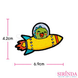 ตัวรีดการ์ตูนไดไดขับจรวด Dai Dai ตัวรีดติดเสื้อ อาร์มปักตกแต่ง DIY EMBROIDERY PATCH (00080541)