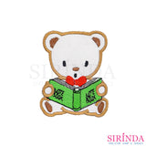 ตัวรีดการ์ตูนหมีอ่านหนังสือ ตัวรีดติดเสื้อ อาร์มปักตกแต่ง DIY EMBROIDERY PATCH (00080423)