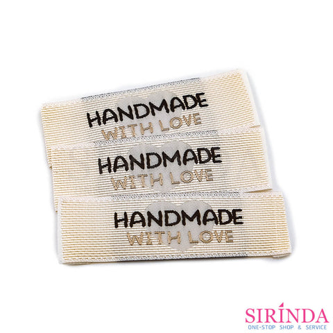 ป้ายทอดามาคตกแต่ง พื้นทอลาย Oxford ลาย HANDMADE WITH LOVE หัวใจครีม