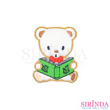 ตัวรีดการ์ตูนหมีอ่านหนังสือ ตัวรีดติดเสื้อ อาร์มปักตกแต่ง DIY EMBROIDERY PATCH (00080423)
