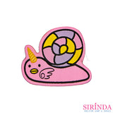 ตัวรีดการ์ตูนหอยทาก Snicorn ตัวรีดติดเสื้อ อาร์มทอตกแต่ง DIY WOVEN LABEL PATCH (00320013)