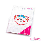 ตัวรีดการ์ตูนหมีตาขีดแก้มแดงมงกุฎดอกไม้ ตัวรีดติดเสื้อ อาร์มปักตกแต่ง DIY EMBROIDERY PATCH (00080039)