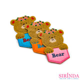 ตัวรีดการ์ตูนหมีถือป้ายBear ตัวรีดติดเสื้อ อาร์มปักตกแต่ง DIY EMBROIDERY PATCH (00080040)