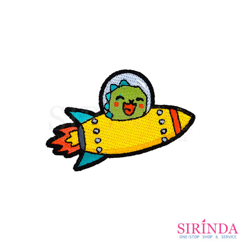 ตัวรีดการ์ตูนไดไดขับจรวด Dai Dai ตัวรีดติดเสื้อ อาร์มปักตกแต่ง DIY EMBROIDERY PATCH (00080541)