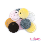 ป้ายเรซิ่นวงกลม เลเซอร์หน้ายิ้ม พร้อมเจาะรูสำหรับเย็บ Laser Resin Tag (00420002)