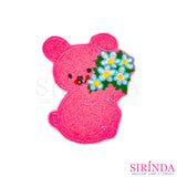 ตัวรีดการ์ตูนหมีอุ้มช่อดอกไม้ ตัวรีดติดเสื้อ อาร์มปักตกแต่ง DIY EMBROIDERY PATCH (00080001)