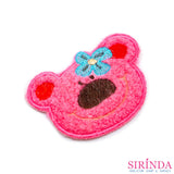ตัวรีดการ์ตูนหมียิ้มผูกโบว์ ตัวรีดติดเสื้อ อาร์มปักตกแต่ง DIY EMBROIDERY PATCH (00080464)