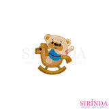 ตัวรีดการ์ตูนหมีเล่นม้าโยก ตัวรีดติดเสื้อ อาร์มปักตกแต่ง DIY EMBROIDERY PATCH (00080029)