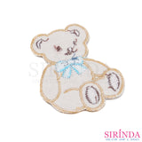 ตัวรีดการ์ตูนหมีนั่งผูกโบว์ ตัวรีดติดเสื้อ อาร์มปักตกแต่ง DIY EMBROIDERY PATCH (00080448)