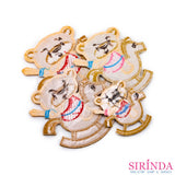 ตัวรีดการ์ตูนหมีเล่นม้าโยก ตัวรีดติดเสื้อ อาร์มปักตกแต่ง DIY EMBROIDERY PATCH (00080029)