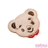 ตัวรีดการ์หัวหมีผูกโบว์ ตัวรีดติดเสื้อ อาร์มปักตกแต่ง DIY EMBROIDERY PATCH (00080477)