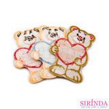 ตัวรีดการ์ตูนหมีอุ้มหัวใจCongratulation ตัวรีดติดเสื้อ อาร์มปักตกแต่ง DIY EMBROIDERY PATCH (00080016)