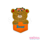 ตัวรีดการ์ตูนหมีถือป้ายBear ตัวรีดติดเสื้อ อาร์มปักตกแต่ง DIY EMBROIDERY PATCH (00080040)