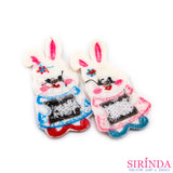 ตัวรีดการ์ตูนกระต่ายถือป้าย BeHappy ตัวรีดติดเสื้อ อาร์มปักตกแต่ง DIY EMBROIDERY PATCH (00080034)